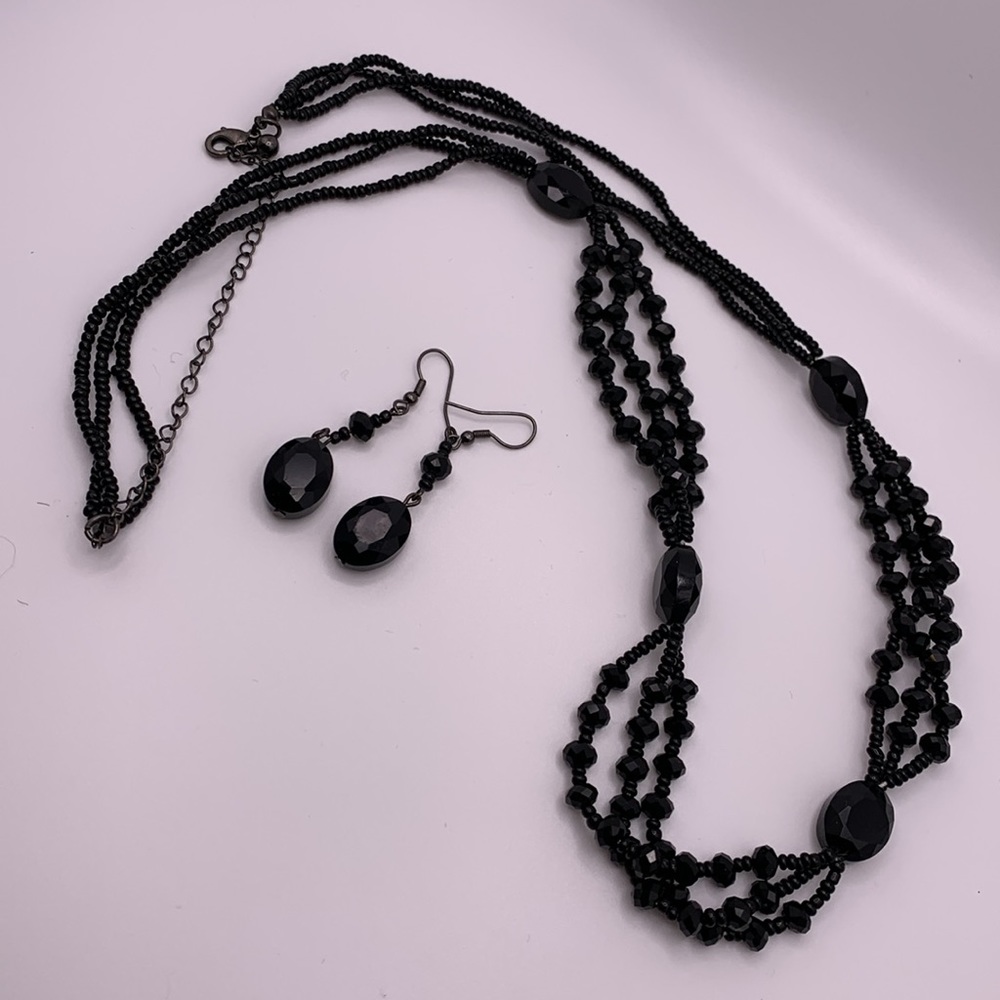 💰2/$40💰Vintage Black Glass Beads Necklace & Earrings Set